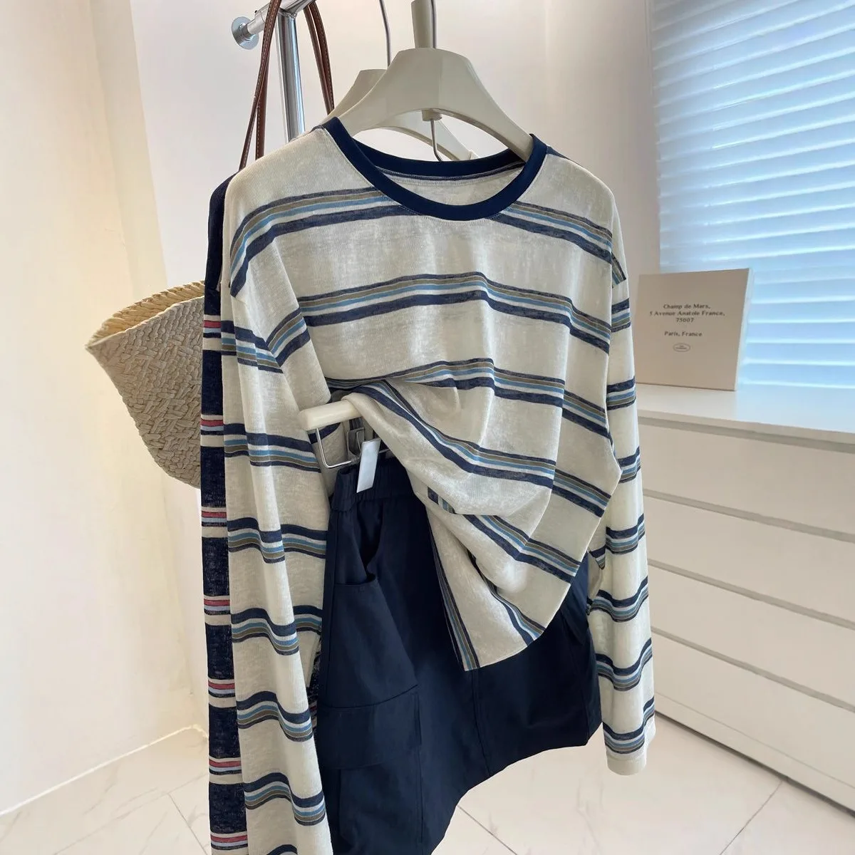 Minimalist Blue White Stripe L - T-Shirts recension och pris